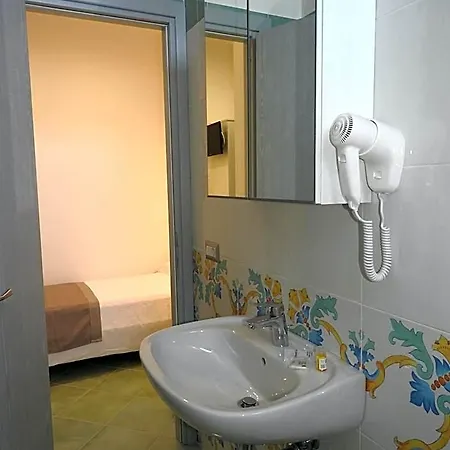 Corallo Circeo Hotel 2*