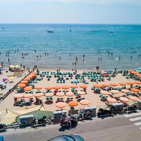 Hotel Corallo Circeo 2*
